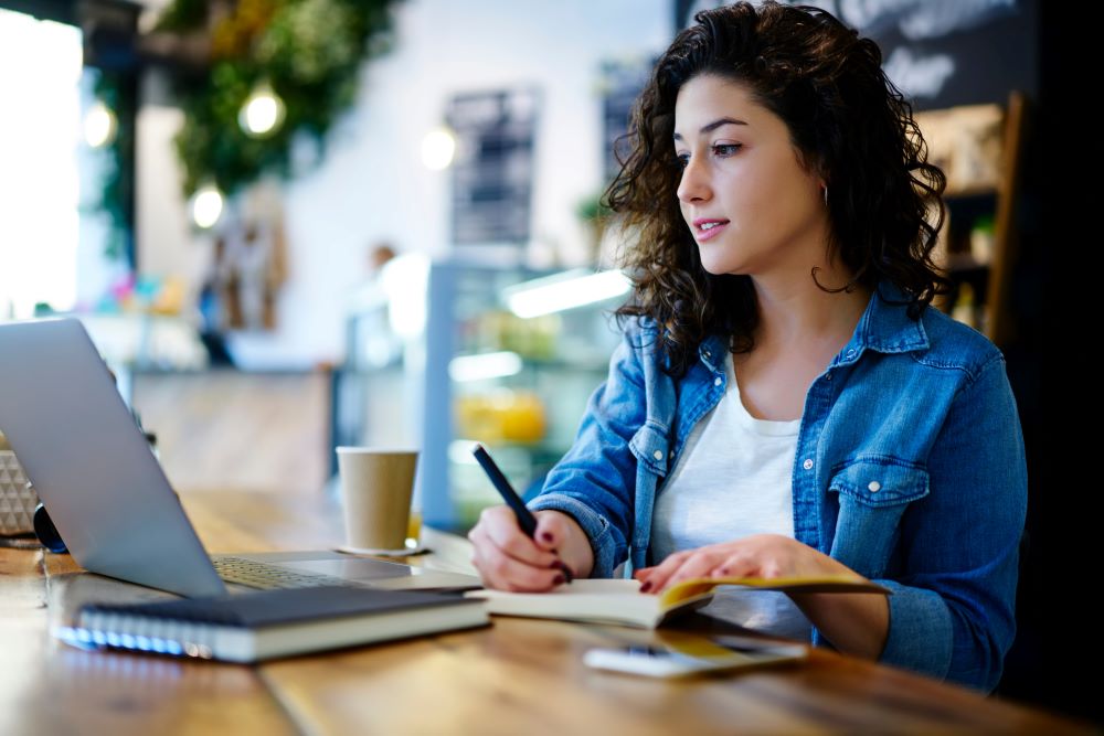 femme télétravail - Prévia