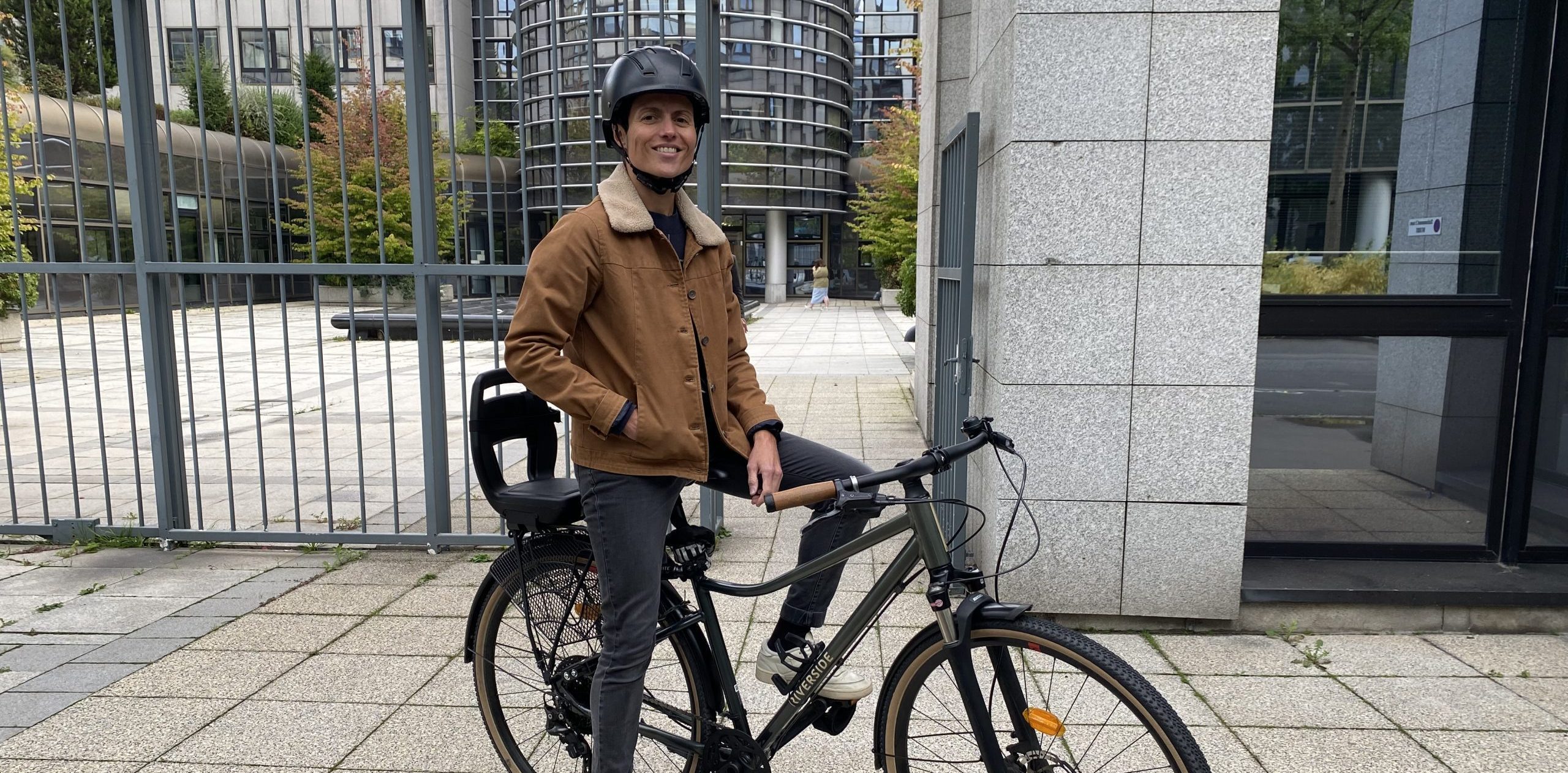 Isabelle Acker sur son vélo